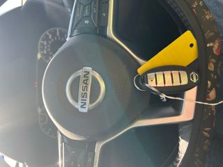 2022 Nissan Altima SV FWD - Interior Steering Wheel With Keys Image